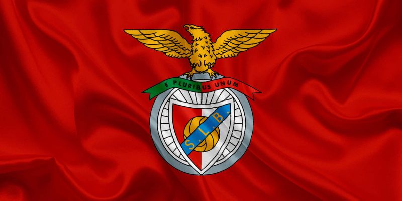 CLB Benfica - Lịch Sử, Huyền Thoại Và Những Thành Tích 1 Logo có hình đại bàng với dòng chữ “E Pluribus Unum” đặc trưng của Benfica