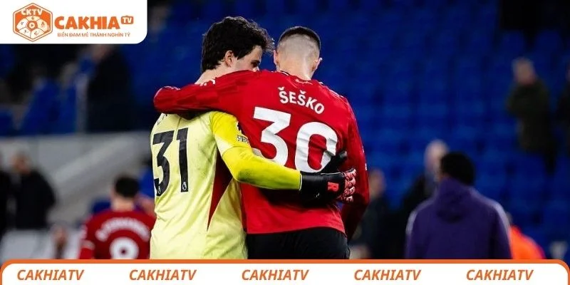 Sesko ghi bàn giúp Man Utd giữ vững top 4 Ngoại hạng Anh 2 Man Utd giữ vững top 4 nhờ bàn thắng của Sesko